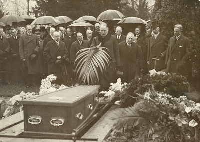 99651 Afbeelding van de begrafenis van luit.-generaal der artillerie b.d. W.C. baron Röell van Hazerswoude, op de ...